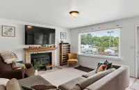 Comfy stay in phenomenal Lava Hot Springs. 5 min walk to hot pools!!! Hotels in Lava Hot Springs