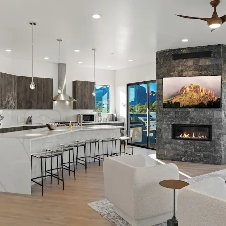 NEW Sedona Uptown Dream 4BR Wow! Views! Pool & Spa