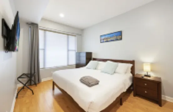 River North 3BR/2BA: HUGE, Parking, Center Chicago