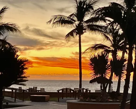 La Jolla De Los Cabos on the ocean!