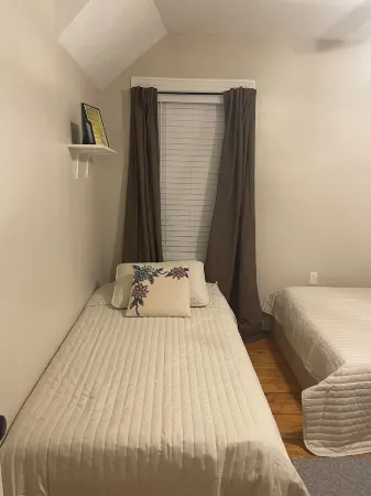 Full 2 Bedroom Apt in Beautiful Warren Rifloor 2