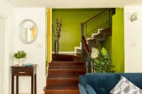 EXQUISITE 2 BEDROOM TOWNHOUSE IN SUNSHINE CITY - PORTMORE Hotel a 