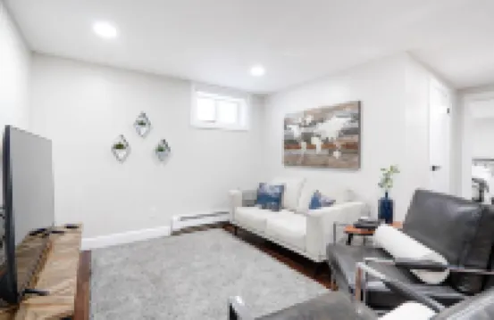 Spacious and Well Located Apartment near Central London