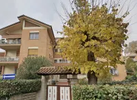 Attico mansardato in Roma vicino ai commerci Hotel a Villaggio Azzurro