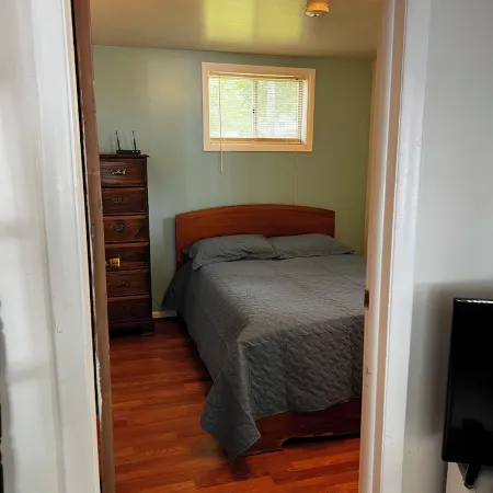 Cozy Loft Cottage on Hubbard Lake