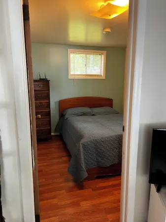 Cozy Loft Cottage on Hubbard Lake