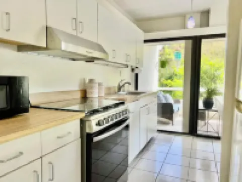 Cozy Condo 3 minutes away from Magens Bay beach!