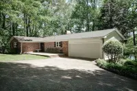 Lake Keowee Lakefront Home W/ Private Boat Ramp-Great Rates