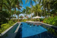 Beachfront Luxury Villa with Private Pool -  Ferienhäuser