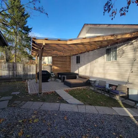 ARCA  Cozy Cabin-Innisfil Beach Отели в г. Иннисфил
