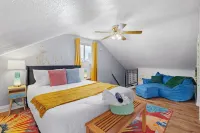 King Bed - BBQ & Hot Tub - Centrally Located Hotels in South Side