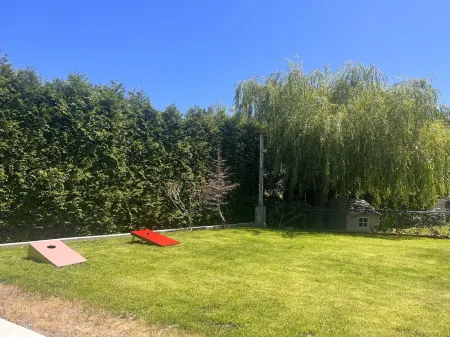 New, Quiet, and Bright private detached house with AC.