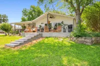 The Comanche- LakeFront "bring your tribe"