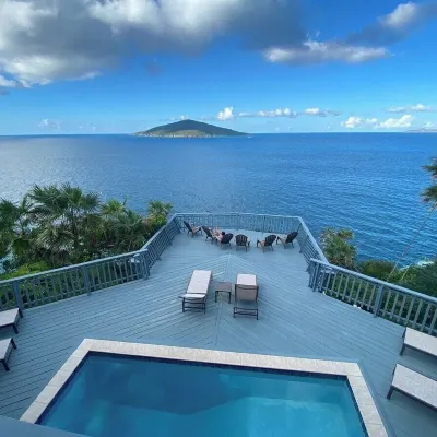 Oceanfront Villa-Private Pool-Panoramic Views -Sleeps 12 โรงแรมใกล้Lindquist Beach