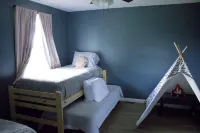 Bountiful Cabin + Hot Tub