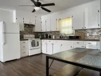 1 king/2queen bd home next to big park