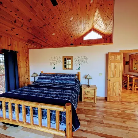 Mountain Views!! 3 Acre privacy, Fiber Optic Internet and more!