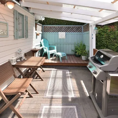 Oceanfront Studio Suite:Ocean Access, Boardwalk, Dock, BBQ, Kayaks & Crab Traps!