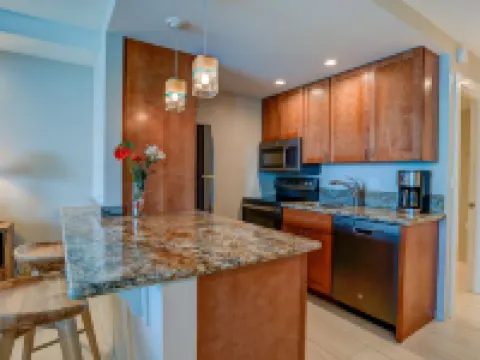 Romantic Oceanfront Condo at Lahaina Shores with Sweeping Ocean Views โรงแรมในลาไฮนา