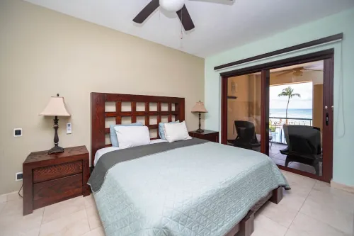 Faro 202: Apartment with sea view in the center, steps away from 5th Av.