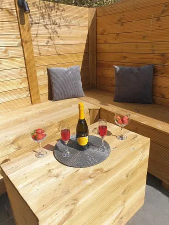 Interstellar - Luxury Hot Tub Lodge Отели в г. Ньютон-он--Мур энд Сварленд