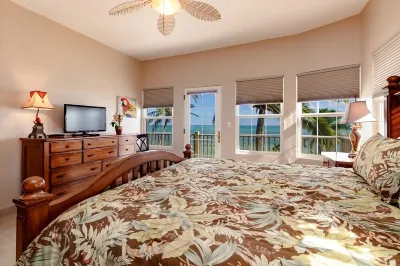 Ocean Front Condo With Private Roof Top Deck - Gold Standard Approved Hotels in 