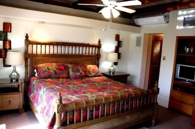Spacious, 3 Bed / 3 Bath, Pool, Screened Porch, Wi-Fi, A/C Отели в г. 