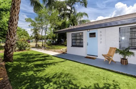 New Steps to Downtown • 7 Mins to Beach + Parking Отели рядом с достопримечательностью «Jasmin Park»