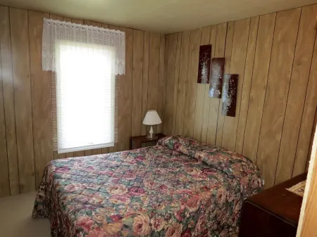 Haliburton Lake Cottage Rental - Waterfront