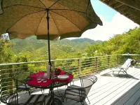 New Moon - Beautifully Built Cottage with Views of Coral Bay Hotels in Coral Bay