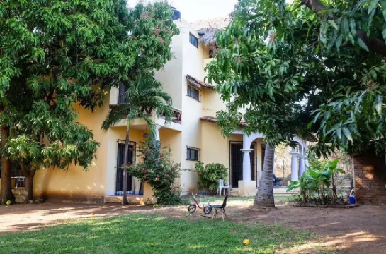 Acogedora palapa privada cerca de la playa.