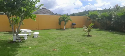 This is a three bedrooms three bathrooms house that is fully furnihsed Hotels in 