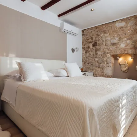 Old Town Villa Trogir Stars with Free Parking