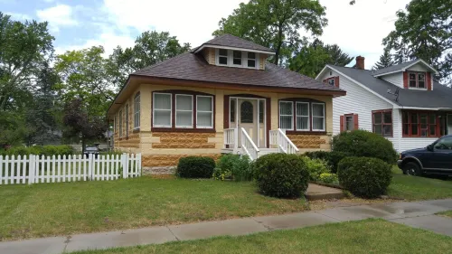 Budget Home.  30 Minutes from the Wisconsin Dells. Hotels in Adams County
