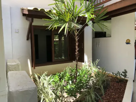 Beachfront Condo in Praia do Forte – Exclusive Beach Town Отели в г. Прайя-ду-Форте