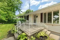Four-Season Cottage with Beach Access Near Grand Bend