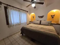 Authentic Mexican charm steps from the beach in the heart of the romantic zone. Các khách sạn ở 