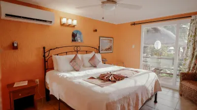 Casa Mimosa-7BR 9BA-Private Beach...Ask about last minute deals! فنادق في 