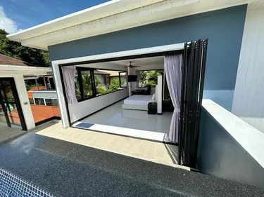 รูปภาพของLuxury Hillside Villa With Stunning Views