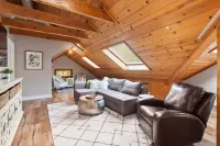Home in the Heart of Midtown Sacramento!