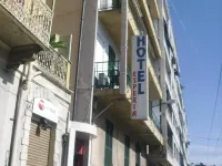 Hotel Esperia Hotels near Villa Ormond