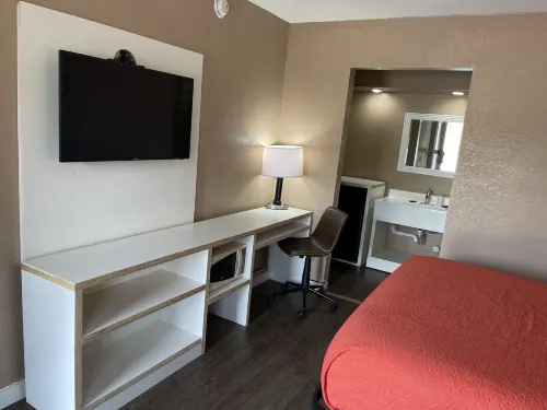 易絲汀河畔酒店