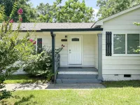 Charming Home Near Coliseum!