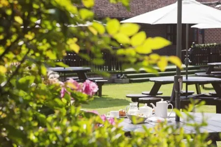 Newtown House Hotel Отели в г. Хейлинг-Айленд