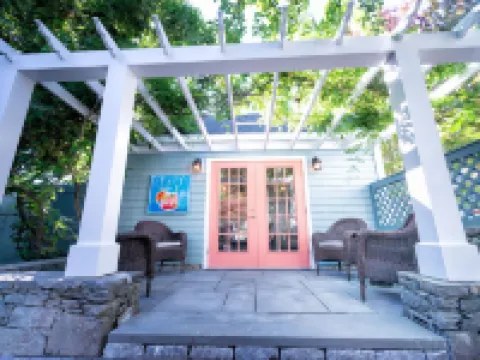 Town & Tide Inn Hotels in Newport