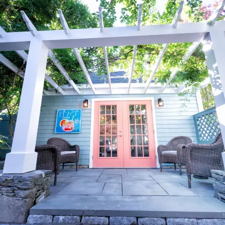 Town & Tide Inn