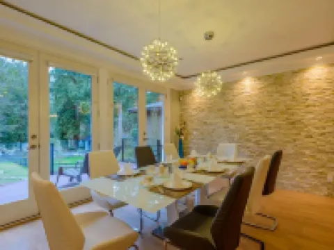 Riverfront Bed and Breakfast Hotels in North Vancouver