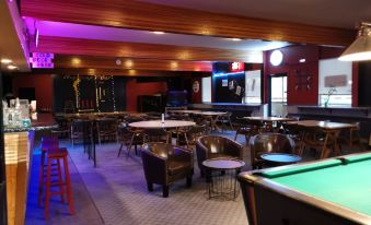 Manitou Motor Inn