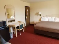 Americas Stay Inn-Leavenworth Hotels in Lansing