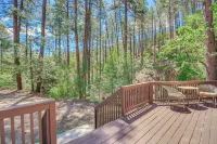 6 Mi to Mt Union: Peaceful Cabin w/ Deck - Country Houses